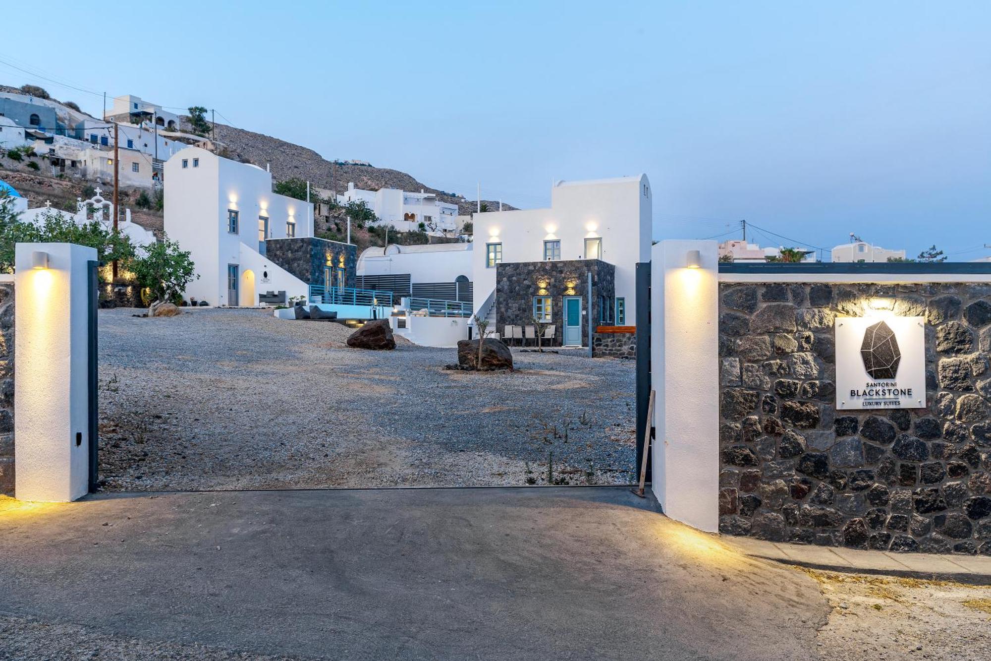 Blackstone Luxury Suites Emporio  Exterior photo